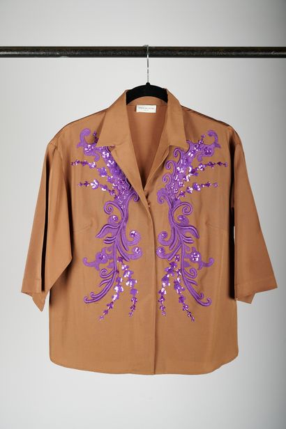 null Dries Van NOTEN - Giorgio ARMANI

Lot de cinq blouses diverses dont une rehaussée...