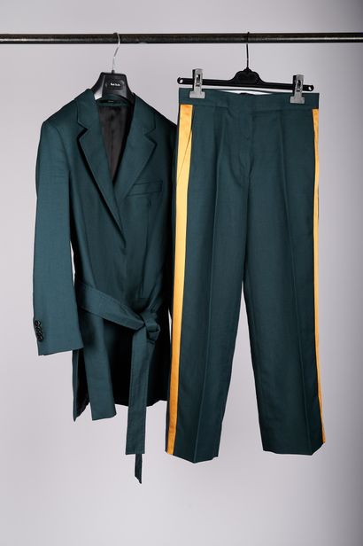null Paul SMITH

Green wool jacket and pants set, S.38 TBE