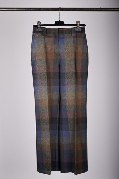 null Paul SMITH

Set of three grey, navy and black checked wool and corduroy pants,...