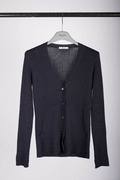 null MARNI - PRADA

Lot composed of sweater and cardigan in cashmere, wool and cotton,...