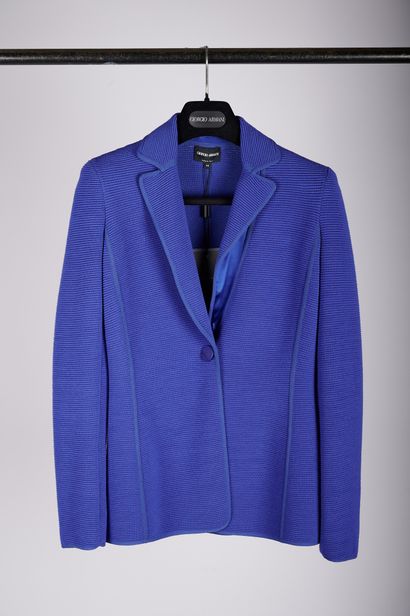 null Philip LIM - Giorgio ARMANI

Lot composé d'une veste en lainage bleu électric...