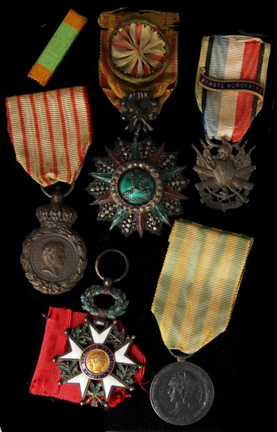 null *Lot de médailles :

- Chevalier de la Légion d'honneur, IIIème rep (usures)

-...