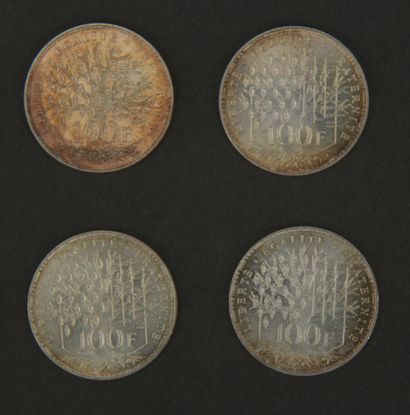 null Huit pièces de 100 FF en argent 1982