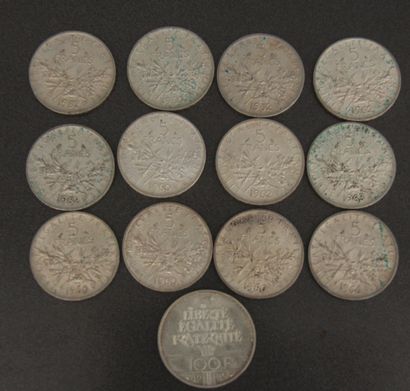 null Douze pièces de 5 FF Semeuse et une pièce de 100 FF 1989 en argent