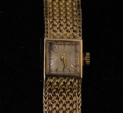null Bracelet-montre de dame en or jaune, pds brut : 38,20 g.
