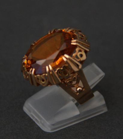 null Ring in 18k yellow gold set with an oval citrine, TDD: 52, gross weight: 11...
