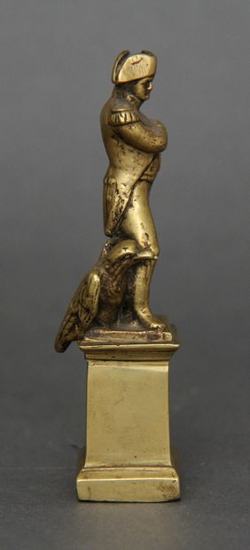 null NAPOLEON Ier

- Petit buste en bronze, H : 10 cm.

- Coupe papier en métal argent...