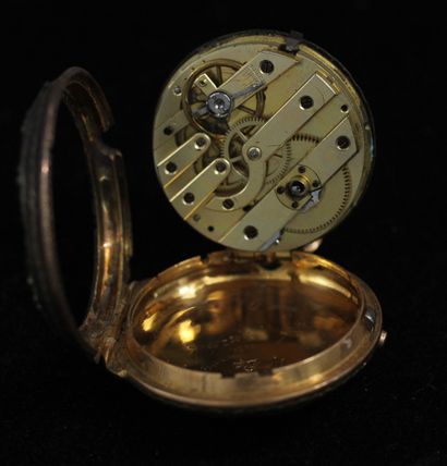 null Three gold collar watch with cherubs decoration, gross weight: 43.3 g. (missing...