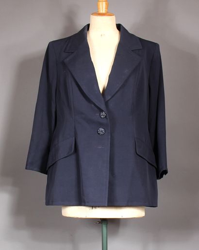 null GIVENCHY Haute Couture n°84995

Blazer en gabardine de laine noir, col cranté,...