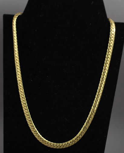 null Necklace with flat links in 18k yellow gold, L: ww: 44 cm, ww: 18.9 g.
