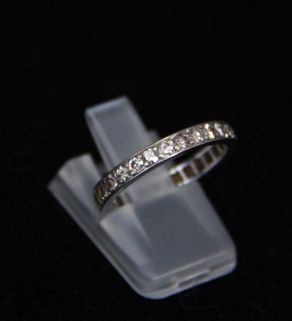 null 
American wedding ring in platinum set with diamonds, TDD: 51, gross weight:...