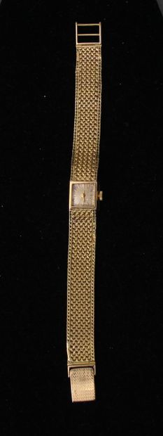 null Bracelet-montre de dame en or jaune, pds brut : 38,20 g.