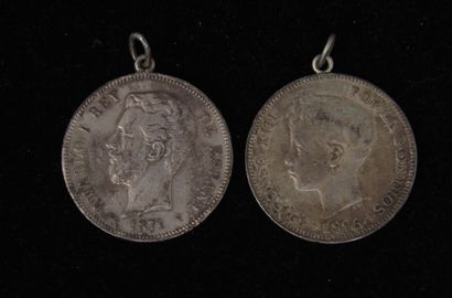 null Deux pendentifs en argent formée de deux pièces de 5 pesetas 1871 et 1896, pds...