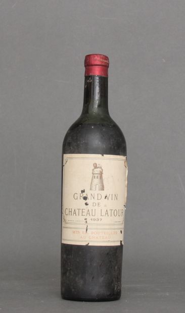 null A bottle of Château LATOUR 1937 (damaged label)