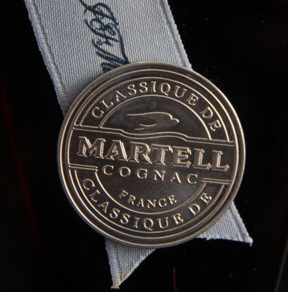 null Une bouteille de cognac CLASSIQUE DE MARTELL avec une carafe en cristal BACCARAT,...