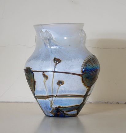 null Jean Claude NOVARO (1943-2014)

Blown glass ovoid vase with iridescent stylized...