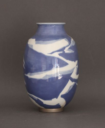 null SEVRES (Manufacture Nationale) - Danielle NIOCHE

Porcelain vase with ovoid...