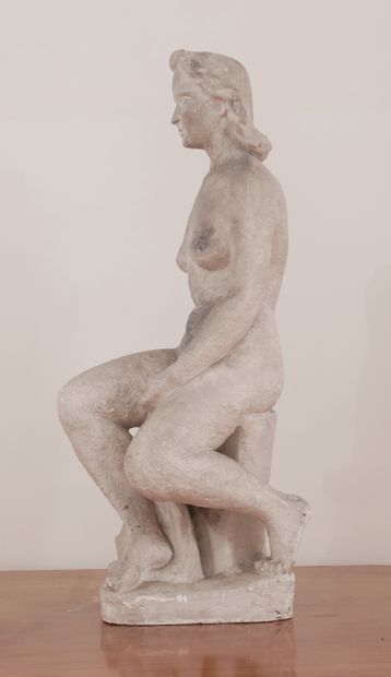 null LESTRADE (XXème s.)

Femme assise

Sculpture en plâtre signée

H : 70 cm.