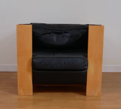 null Mahogany and sycamore veneer living room furniture of cubic shape, black leather...