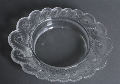 null LALIQUE France

Round cup in transparent and matte molded-pressed crystal decorated...