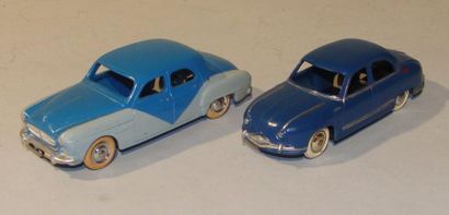 null CIJ : Frégate Renault bicolore, gris et bleu (A)Panhard 54 bleu à filet argent...