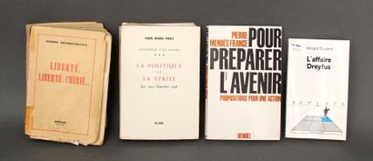 null Pierre MENDES France et divers

Lot de livres brochés dédicacés par Mendes-...