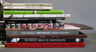 null Important ensemble de livres photos. Mc Cullin, Lartigue Delpire, Subway Bruce...