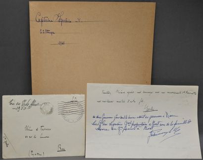 null General de LATTRE DE TASSIGNY. 1889-1952. 1 visit card as., 3 photos amateur,...