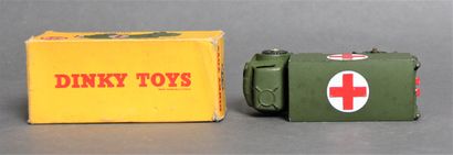 null DINKY TOYS made in England

Military ambulance, ref. 626 (usures aux angles)

Dans...