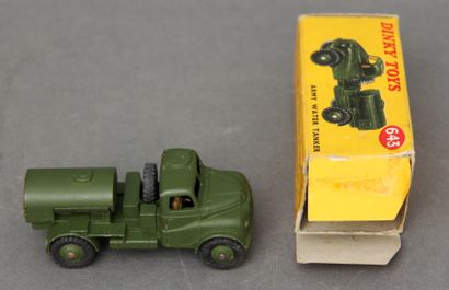 null DINKY TOYS made in England

Army water tanker, ref. 643 (small wear and small...
