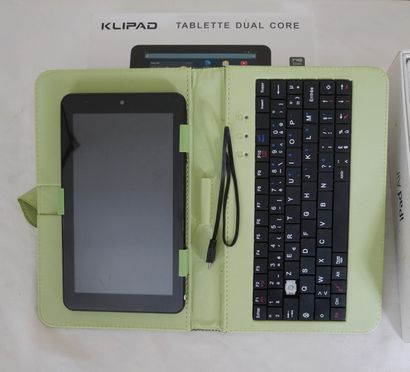 null Lot usagés :

- APPLE Ipad air 32GB modèe A1474

- KLIPAD tablette dualcore

-...