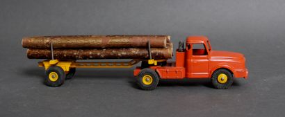 null DINKY SUPERTOYS made in France

Tracteur willeme avec semi-remorque fardier...