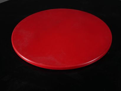 null *Mobilier de salle à manger comprenant une table à montants en métal laqué rouge...