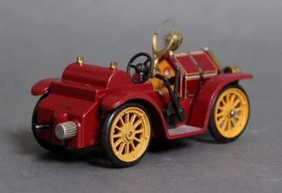 null SCHUCO micro racer

- Jaguar-E-type de couleur crème, dans sa boite d'origine....
