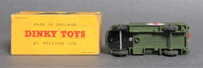 null DINKY TOYS made in England

Military ambulance, ref. 626 (usures aux angles)

Dans...