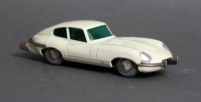 null SCHUCO micro racer

- Jaguar-E-type de couleur crème, dans sa boite d'origine....