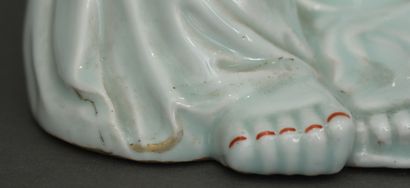 null Magot en céramique à glaçure blanche, Extrême Orient

H : 23 L : 27 cm.
