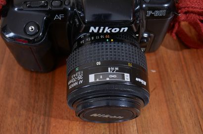 null NIKON

- Appareil photo modèle F-601

- Objectif AF NIKKOR 35-70 mm. 1:3,3-4...