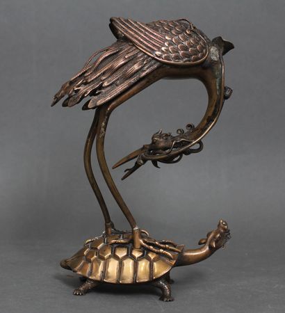 null Groupe en bronze représentant un héron sur une tortue, Japon XIXème s.

H :...