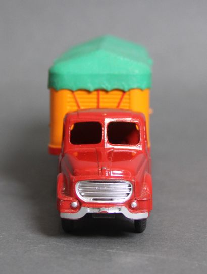 null DINKY SUPERTOYS made in France

Tracteur willeme et semi-remorque bachée, ref....