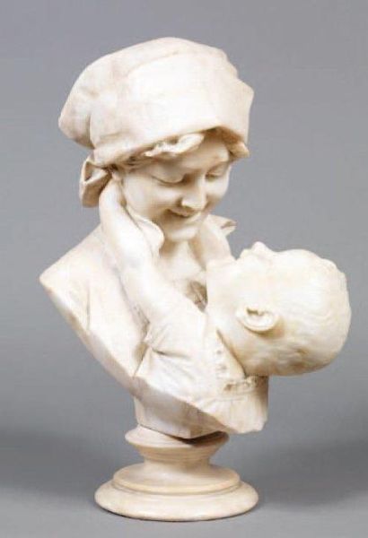 VICHI, Ferdinand (1875-1945) Jeune mère en buste et son enfant Sculpture en marbre...