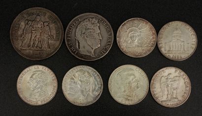 null Lot de pièces en argent :

- 1 p de 50 FF Hercule 1977

- 1 p de 5 FF 1832

-...