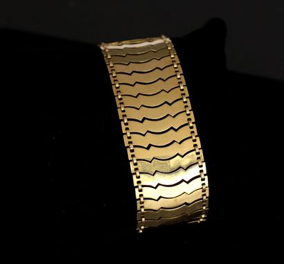 null Bracelet à maillons articulés en or jaune 18k, L : 20 cm., pds : 36,5 g.