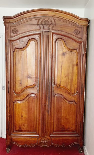 null Importante armoire en bois naturel à deux portes moulurées, XIXème s.

H : 248...