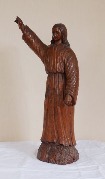null Sculpture en bois naturel représentant Jésus le bras levé bénissant

H : 65...
