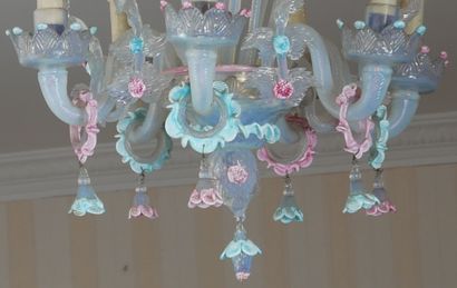 null Lustre en verre transparent et teinté bleu et rose, à six bras de lumière, Murano

H...
