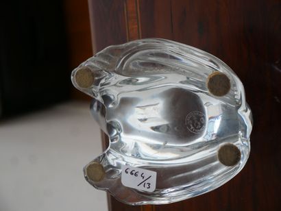 null BACCARAT

Grenouille en cristal transparent, signé

H : 7 L : 11 cm.