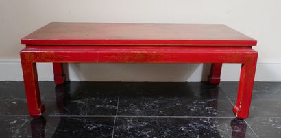 null Table basse rectangulaire à pieds droits en bois laqué rouge et doré, Chine...
