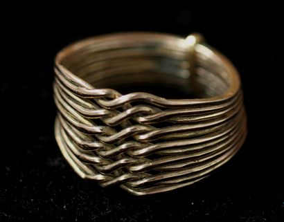 null Seven-ring ring in 9k yellow gold, weight: 5.5 g.