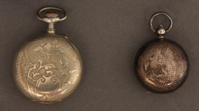 null Lot:

- Two metal pocket watches

- House of the Engineer Chevallier Metal Hectometer...